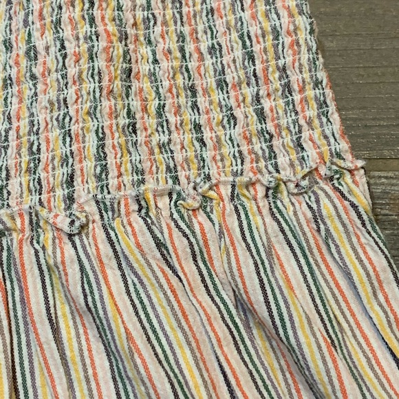 NWOT Cute and Fun Ruched Skirt by American Eagle Outfitters!  Size Small - Picture 4 of 5